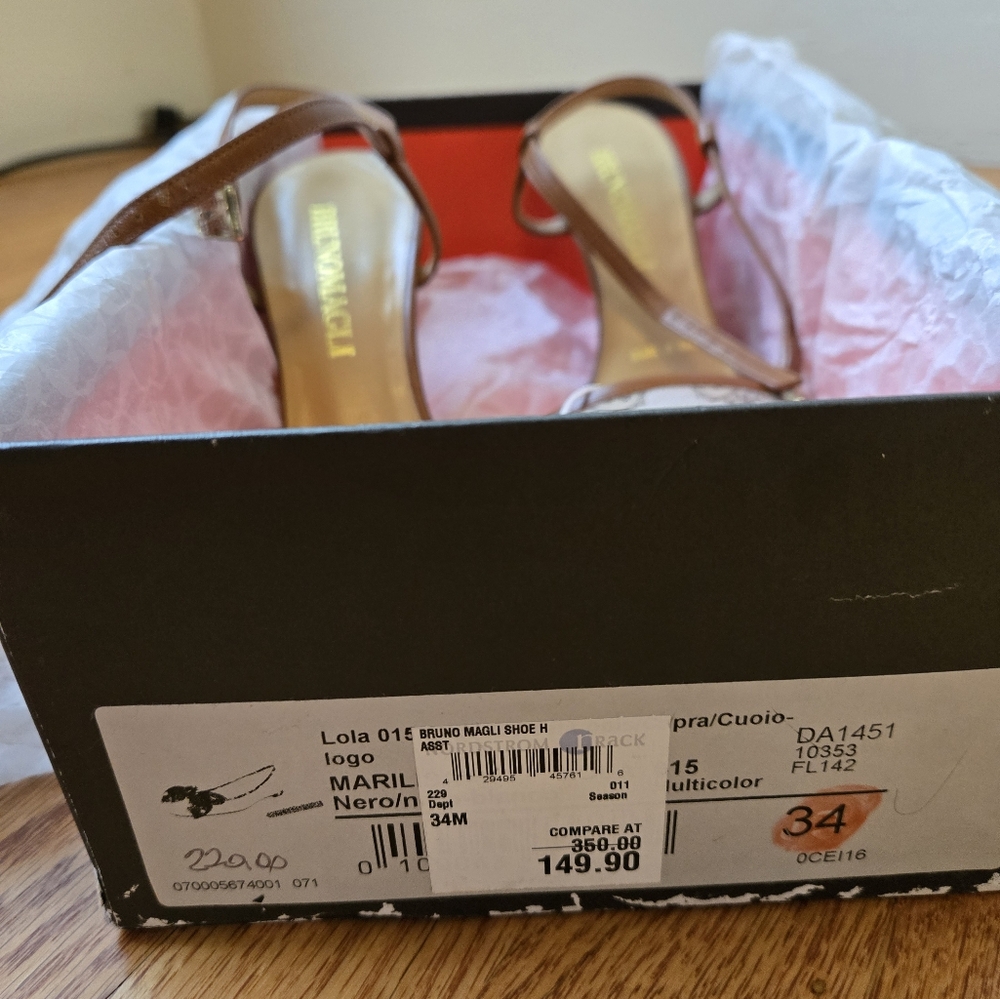 NIB Bruno Magli Women's Brown and Cream Sandals - Picture 7 of 11
